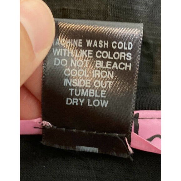 NWT RETRO DOLL Zip Shoulder Graphic Muscle Tee - Picture 4 of 6